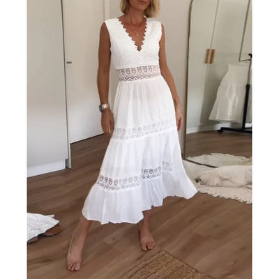 Aurélie – Elegant Lace Dress with V-Neckline