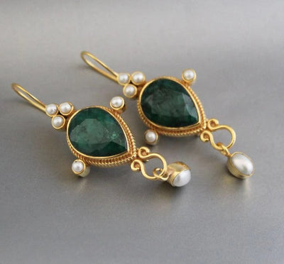 Gaby Vintage Earrings with Pearl