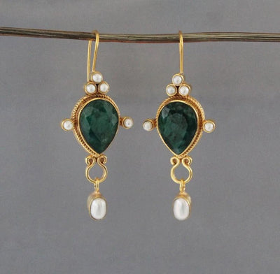 Gaby Vintage Earrings with Pearl